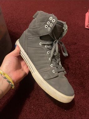 Supra Men's High-Top Sneaker in Gray
